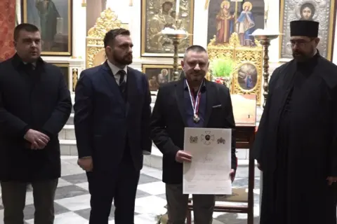 Orden „Krst vožda Đorđa Stratimirovića“ Laguninom piscu Nikoli Maloviću - slika 2