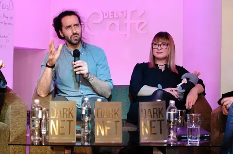 Darknet, svet anonimnosti i digitalnog mraka – zapis sa održane promocije knjige - slika 1