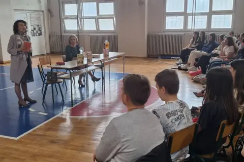 Priča se širi – promocija „Zida tajni“ Ljiljane Šarac u Kraljevu, Mladenovcu i Subotici - slika 3