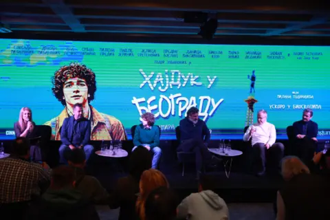 Hajduk Gradimira Stojkovića stiže na veliko platno: održana konferencija za novinare povodom filma „Hajduk u Beogradu“ - slika 1