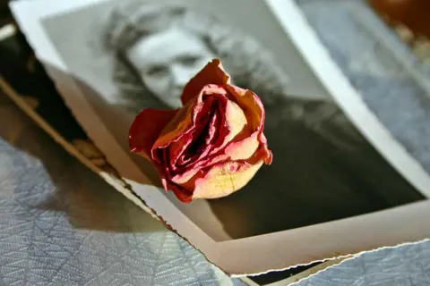 Tuga na svakoga utiče drugačije, i to utiče na naša sećanja - slika 2