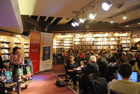 Predstavljen roman „Legenda o neosvojivom gradu“ - slika 4