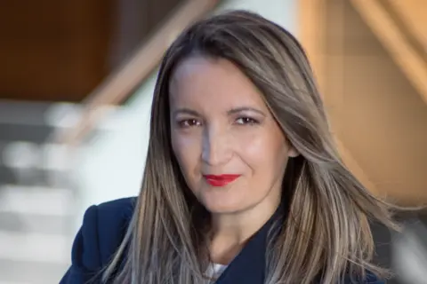 Ana Atanasković o svom novom romanu „Zmajeva žena“ - slika 1