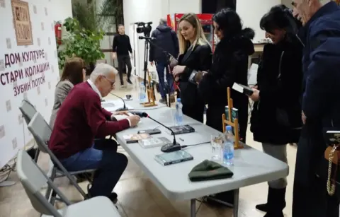 Književne večeri Vanje Bulića u Zubinom Potoku i Gračanici - slika 1