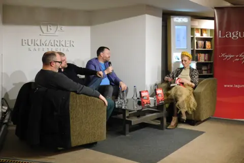 Pustiti prošlost da živi svoj život – predstavljena knjiga „O revolucionarima, kriminalcima i drugim namernim prolaznicima“ Čedomira Antića - slika 1