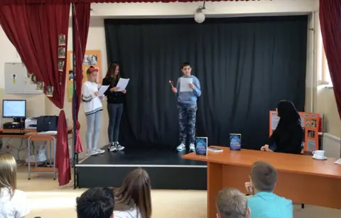 Radionica i predstava po motivima iz romana „O krilima i čudima“ Aleksandre Filipović - slika 1