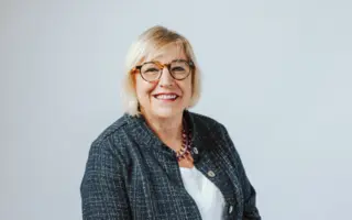 Elenor Bjukenan: Šetnja kontinentima, kulturama i emocijama