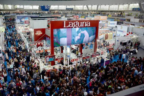 Nedelja na štandu Lagune – Finale Sajma knjiga 2017. - slika 1