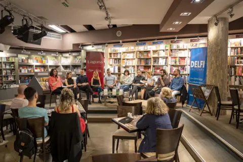 Poezija osvaja svoj prostor - slika 1