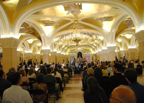 Knjiga „Preko praga“ promovisana u Hramu Svetog Save - slika 1