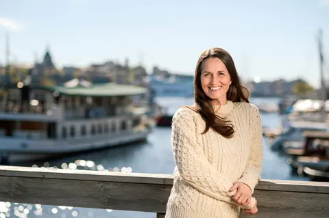 Upoznajte Sofiju Lundberj, autorku knjige „Crveni adresar“ - slika 1