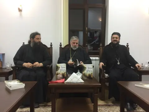 U Prizrenu promovisana zbirka „Preko praga“ vladike Grigorija - slika 1