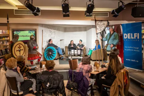 O srpskim zemljama dvesta godina pre Nemanjića na promociji romana Biljane Gojković - slika 1