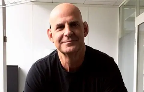 Harlan Koben predstavlja roman „Dečak iz šume“ - slika 1