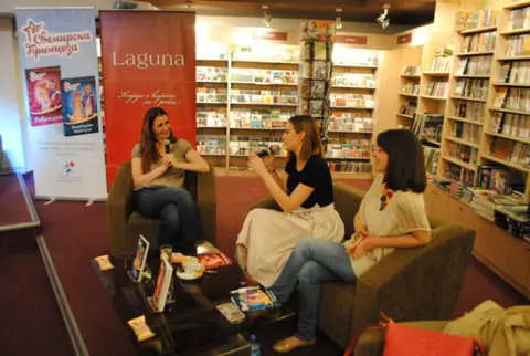 Svemirska princeza Zi sletela u knjižaru Delfi - slika 1