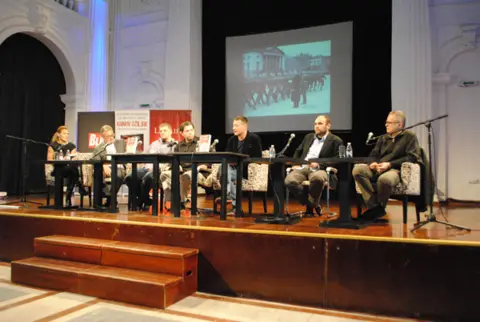 Održana promocija romana „Kainov ožiljak“ Dejana Stojiljkovića i Vladimira Kecmanovića - slika 1