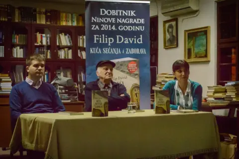 Filip David gostovao u Obrenovcu i predstavio roman „Kuća sećanja i zaborava“ - slika 1