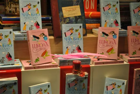 Održana veoma uspešna promocija knjige „Devedesete“ Vanje Bulića - slika 2