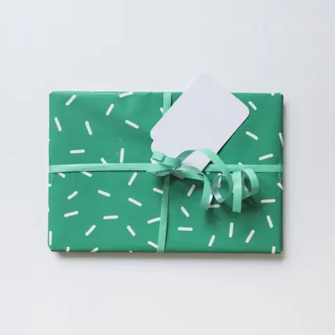 4-top-view-green-gift-box