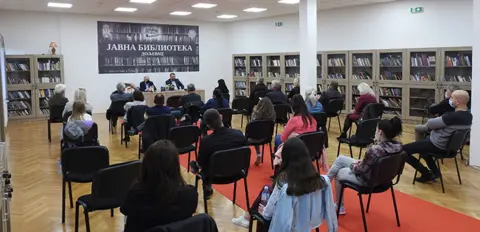 „Zidanje ambisa“ predstavljeno u Doljevcu - slika 1