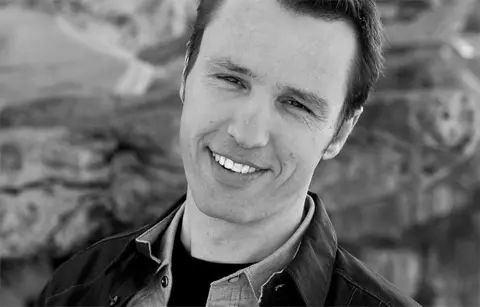 Intervju sa Markusom Zusakom, piscem novog bestseler naslova „Klejov most“ - slika 1