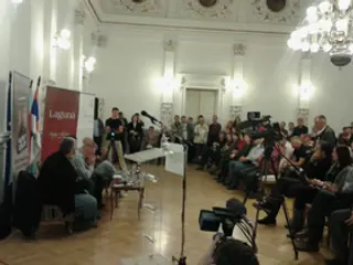 U Novom Sadu sinoć je održana promocija knjige „Fajront u Sarajevu“ - slika 1