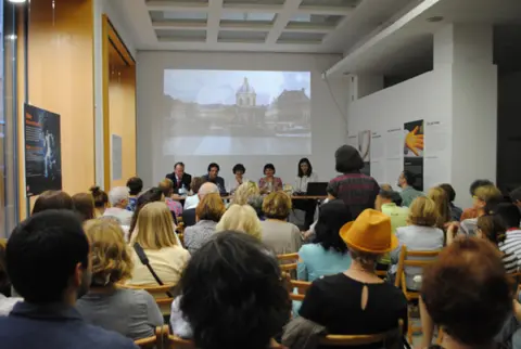 Predstavljena knjiga „Fotelja na Seni“ Amina Malufa - slika 8