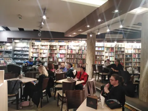 Egzistencijalna praznina u romanu „Poslednje leto u gradu“ - slika 2