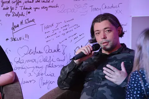 Održana promocija knjige „Gvozdeni oblaci“ - slika 3