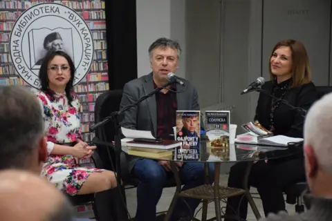 Promocija romana „Solunska 28 – O prijateljstvu i izdaji“ Dr Neleta Karajlića u Batočini - slika 1