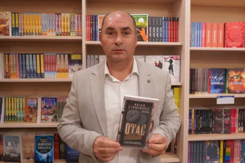 Bojan Ljubenović: Smeh u samoodbrani - slika 1