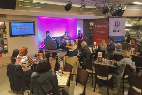 O jednom detinjstvu i odrastanju, porodičnim tajnama i Rovinju na promociji knjige „Rovinjska vrata“ Ivane – Vonke Prokić - slika 1