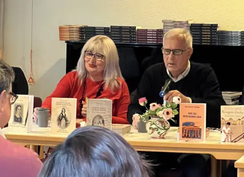 Vanja Bulić na Majskim susretima pisaca u Štutgartu - slika 1