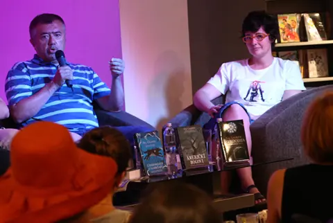 Vladimir Pištalo o fenomenu kultne knjige Nila Gejmena: Bogovi su moderno obučeni i slobodno šetaju Amerikom - slika 1