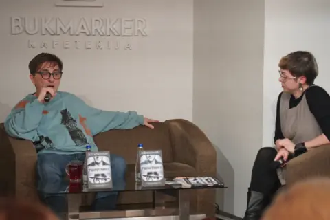 Podsmeh površnom konzumerističkom društvu: roman „Prisutnost“ bio tema Laguninog književnog kluba - slika 1