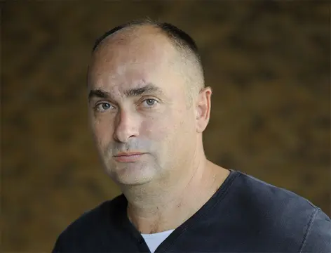 Bojan Ljubenović: Satira je kao operacija katarakte - slika 1