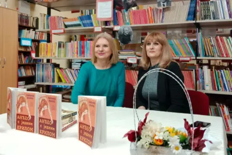 Đaci beogradske Osnovne škole „Ljuba Nenadović“ oduševljeni romanom „Anđeo s jednim krilom“ Ljiljane Šarac - slika 1