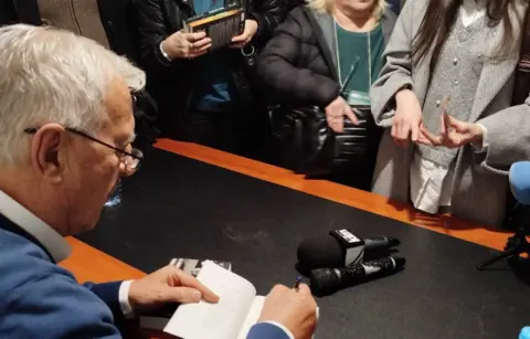 Književne večeri Vanje Bulića u Zubinom Potoku i Gračanici - slika 2