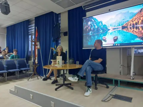 Knjiga „Veštica Saga i vampirski komarci“ predstavljena u Valjevu - slika 1