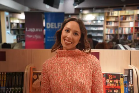 Nevena Milojević o romanu „Jednom ili dvaput“: Živeti između snažne spoljašnjosti i neodlučne unutrašnjosti - slika 1