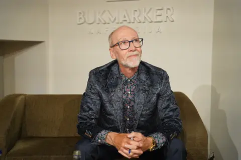 Stiven Erikson sa čitaocima u Beogradu - slika 1