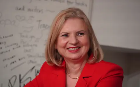 Knjiga o iskupljenju i novom početku – predstavljen roman „Anđeo s jednim krilom“ - slika 1