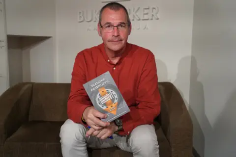 Vladimir Arsenijević: Prošlost nam diše za vratom - slika 1