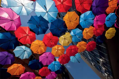 U prodaji reprezentativna foto-monografija „Moj Beograd“ Dragoljuba Zamurovića - slika 5