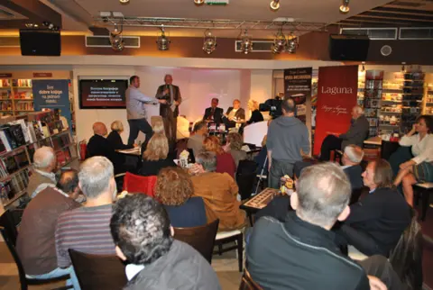 Predstavljena knjiga „Draža Mihailović – Na krstu sudbine“ Pere Simića mnogobrojnim Beograđanima - slika 2