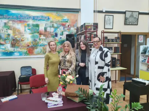 Ana Atanasković predstavila svoja dela u Sremskoj Mitrovici - slika 1