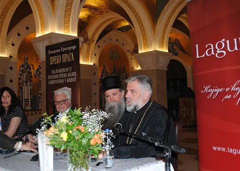Knjiga „Preko praga“ promovisana u Hramu Svetog Save - slika 3