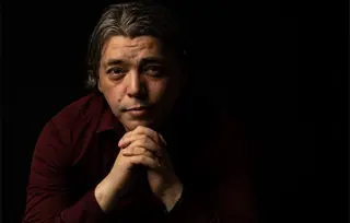 Jezgrovita poetika Dejana Stojiljkovića u romanu „Zvezda nad prazninom“