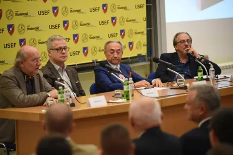 Miroslav Mišković razgovarao sa studentima Ekonomskog fakulteta u Kragujevcu - slika 1