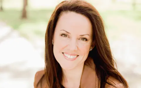 Sarah-Penner-credit-Laura-Foote-Photography